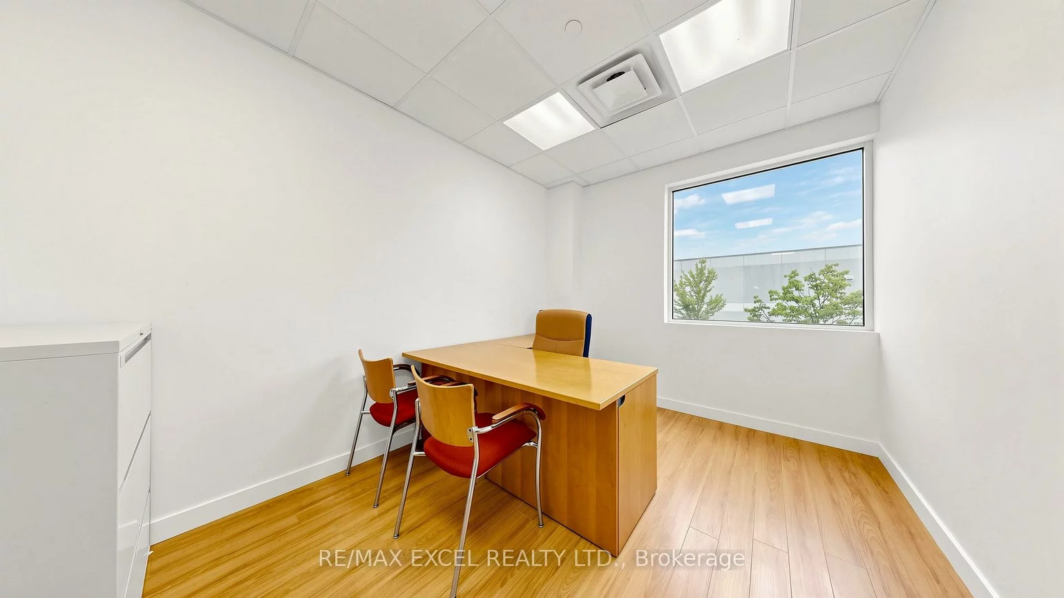 158, Don Hillock, Bayview Southeast, Aurora