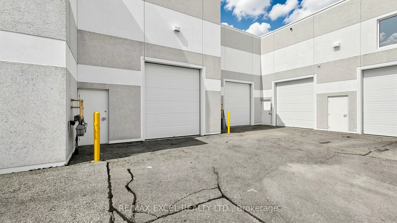 158, Don Hillock, Bayview Southeast, Aurora