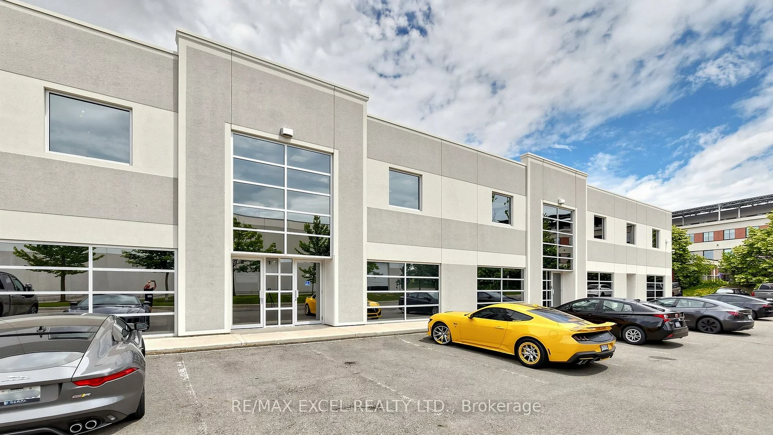 158, Don Hillock, Bayview Southeast, Aurora