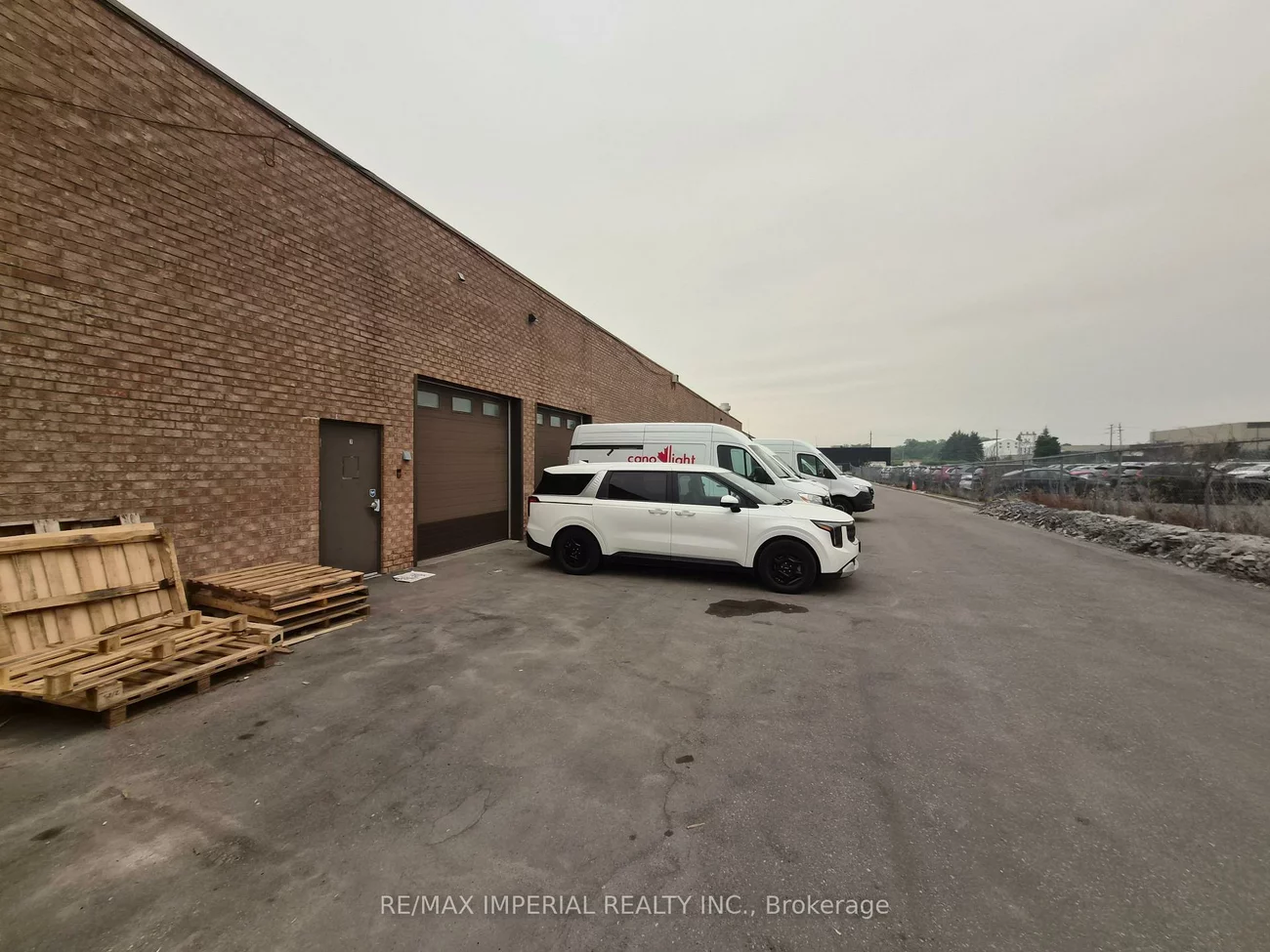 305, Industrial, Aurora Grove, Aurora