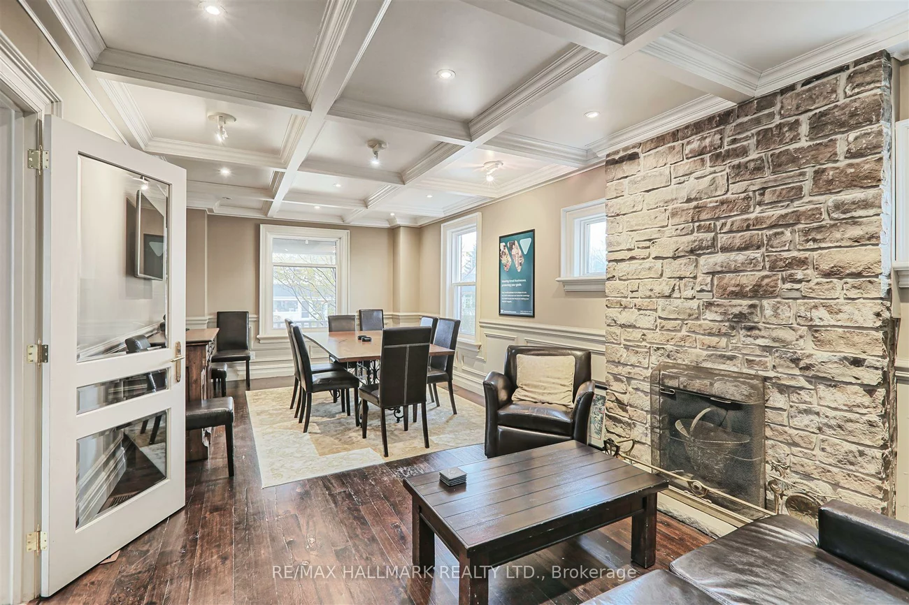 15037, Yonge, Aurora Village, Aurora