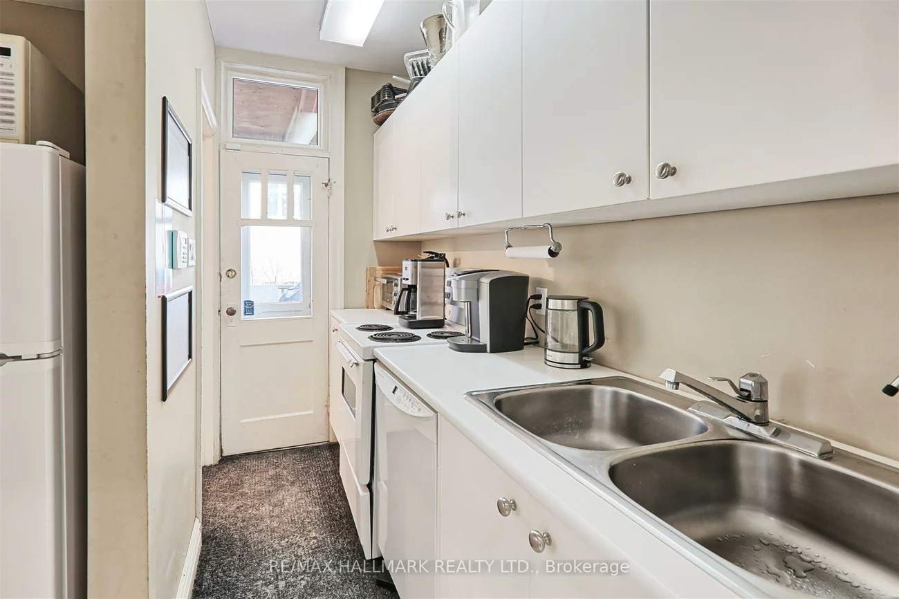 15037, Yonge, Aurora Village, Aurora