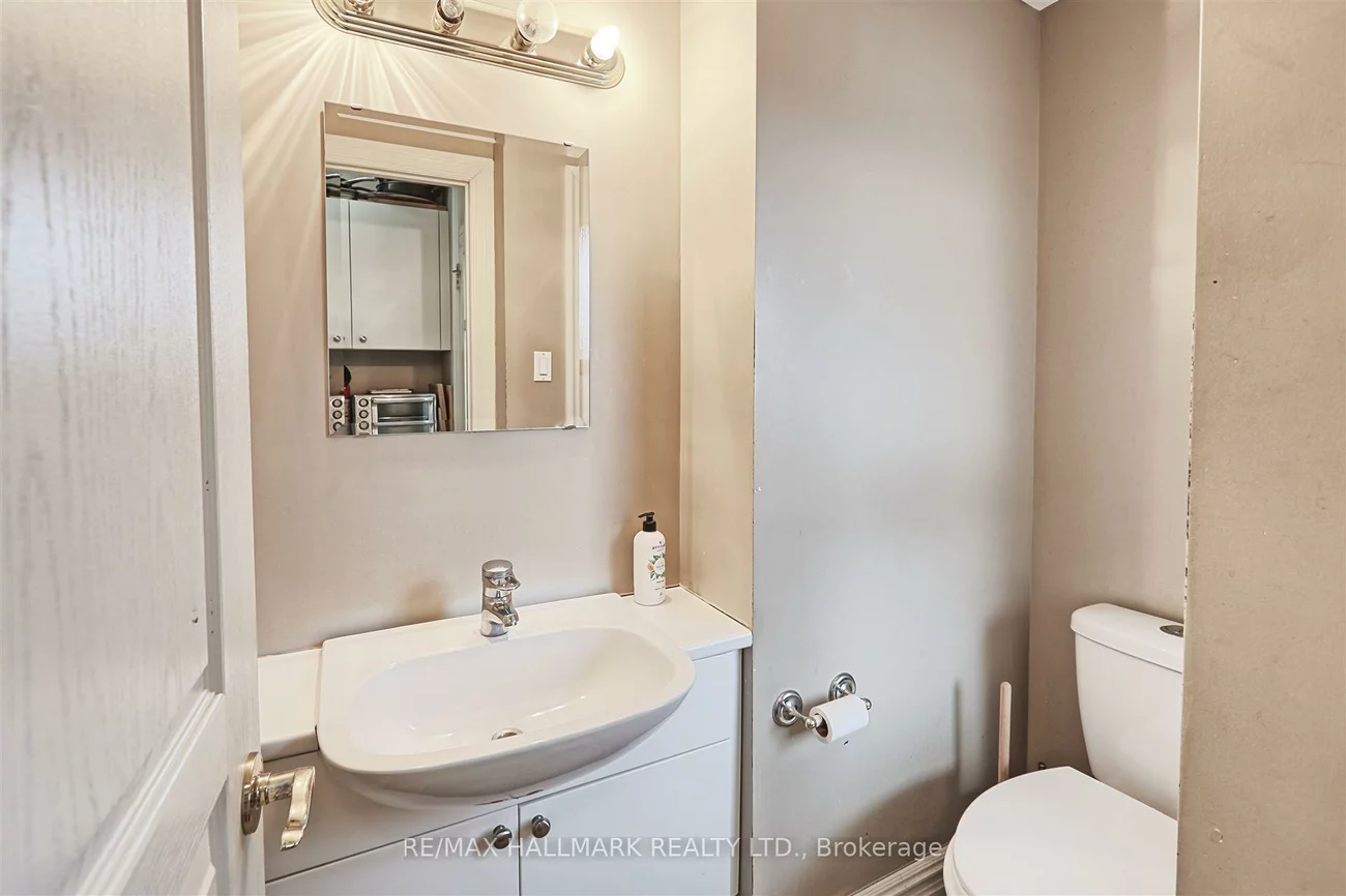 15037, Yonge, Aurora Village, Aurora