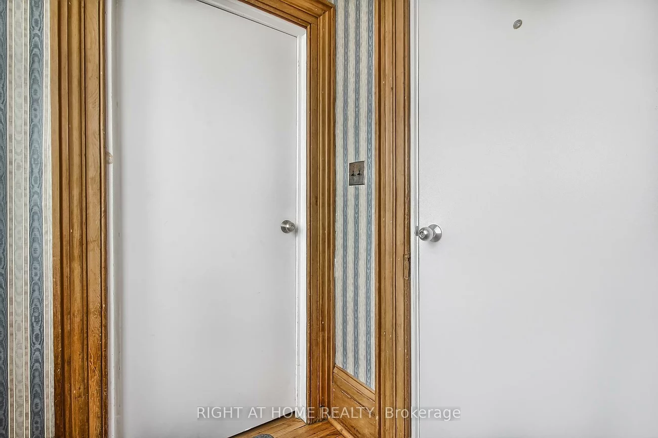 17, Wellington, Aurora Village, Aurora