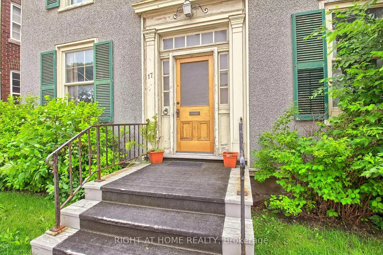 17, Wellington, Aurora Village, Aurora