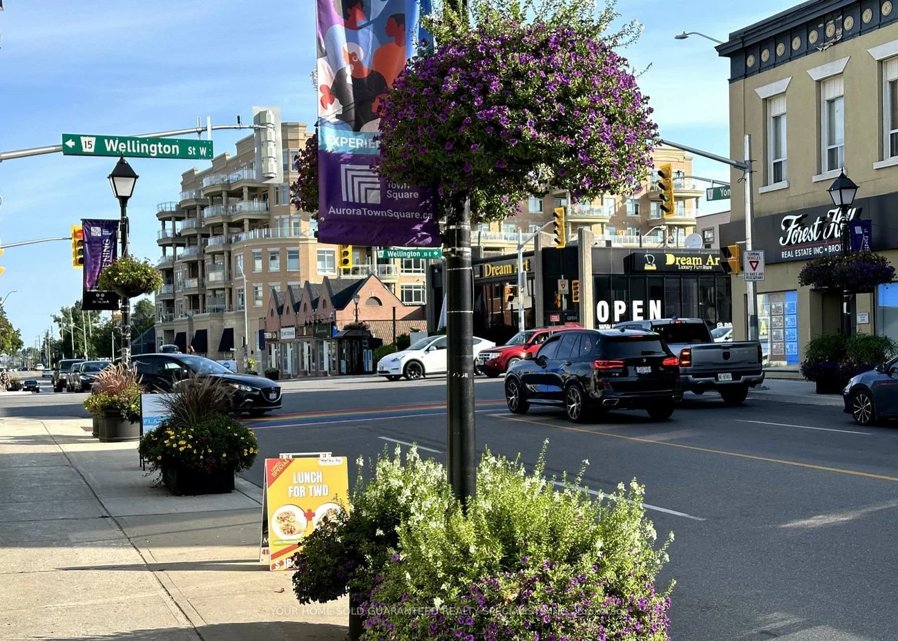 15229, Yonge, Aurora Village, Aurora