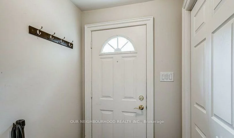 81, Wellington, Aurora Village, Aurora