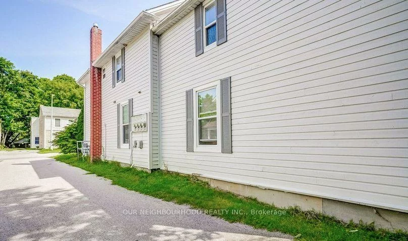 81, Wellington, Aurora Village, Aurora