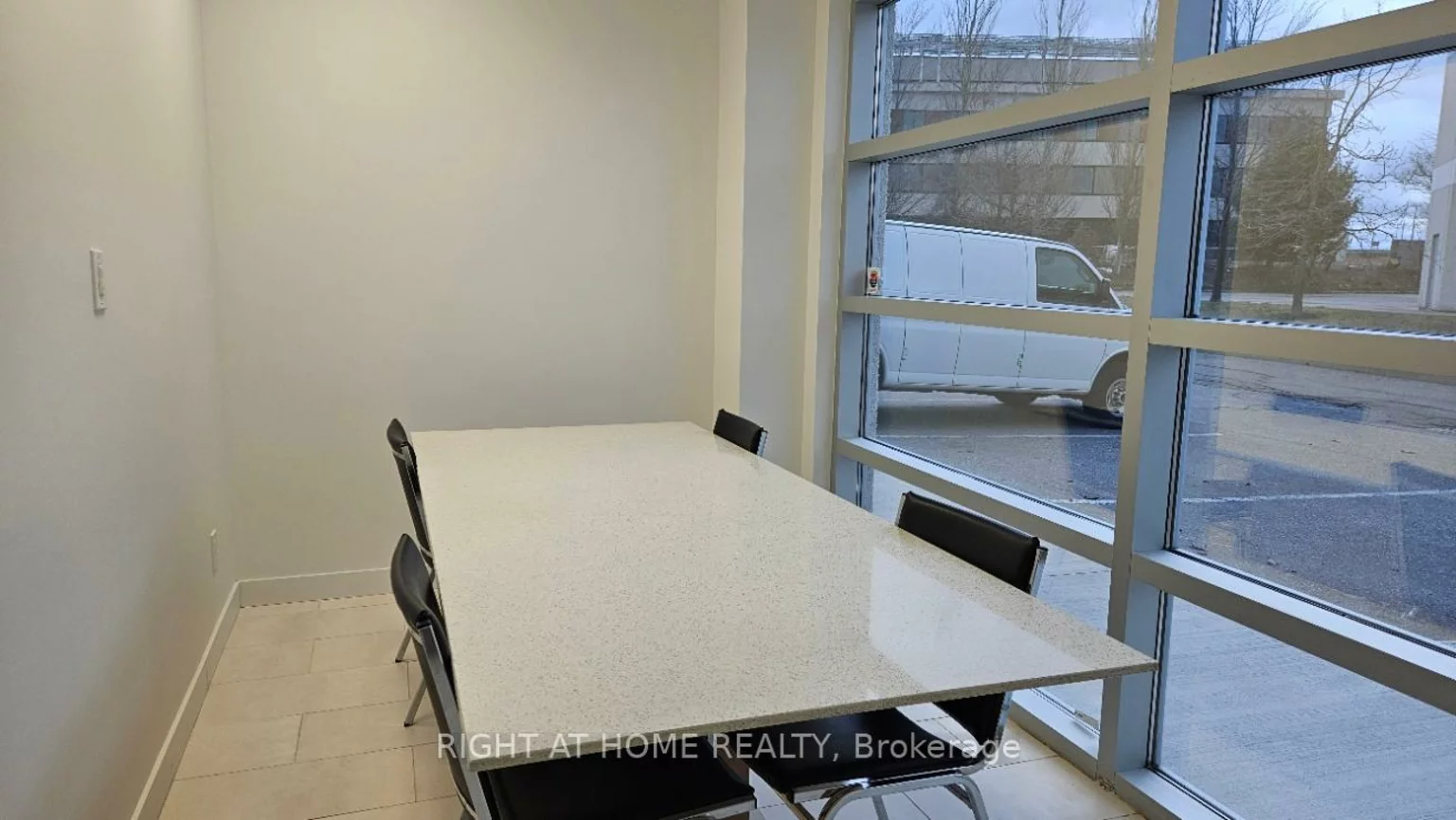 158, Don Hillock, Bayview Southeast, Aurora