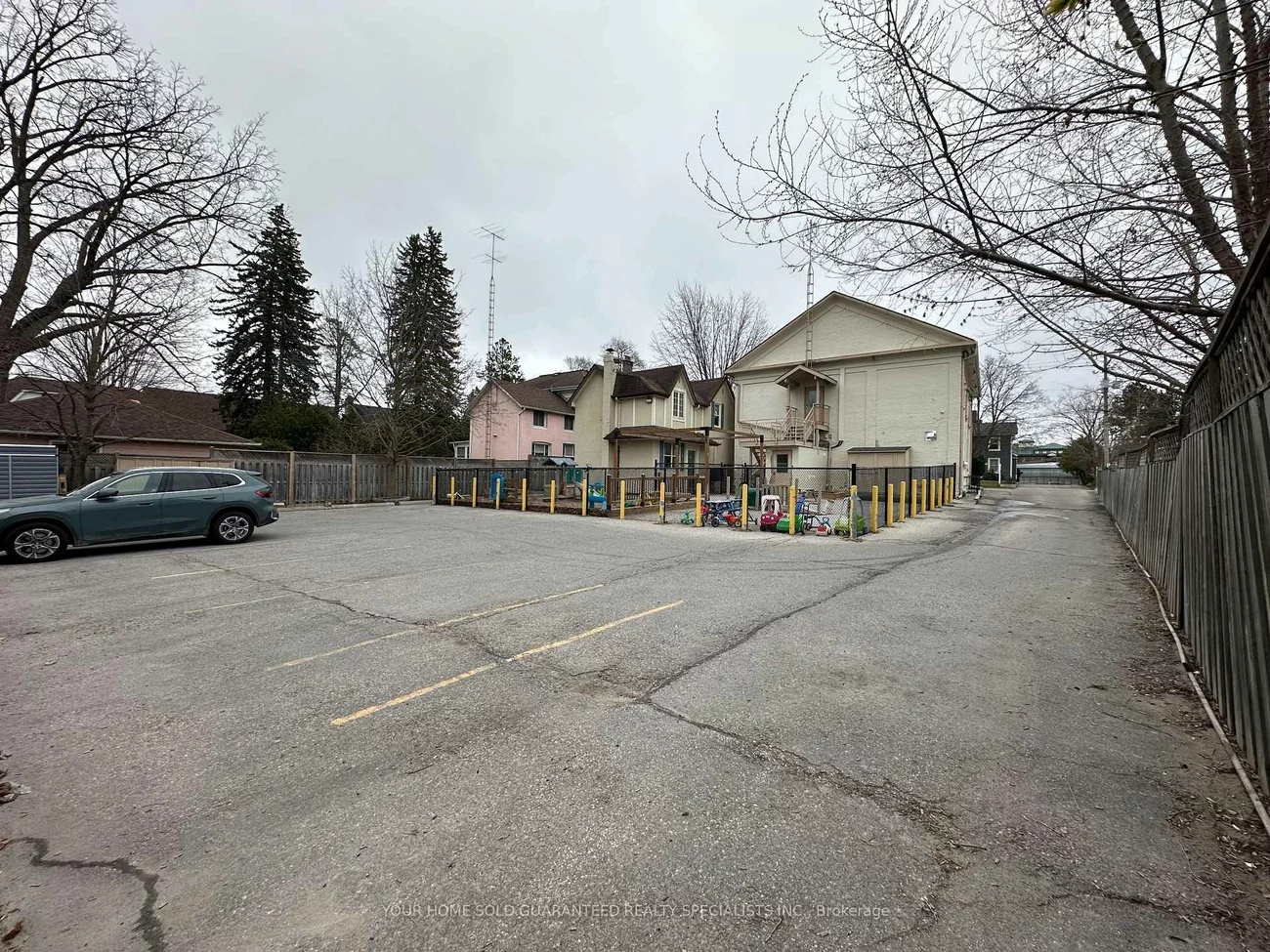 16-18, Mosley, Aurora Village, Aurora