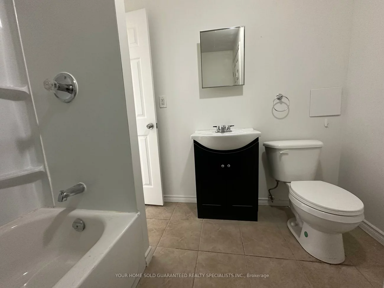 16-18, Mosley, Aurora Village, Aurora