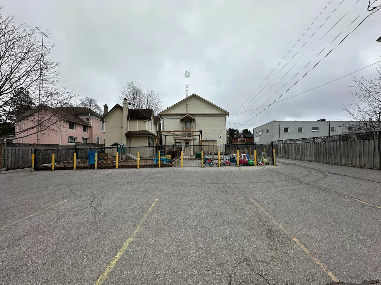16-18, Mosley, Aurora Village, Aurora