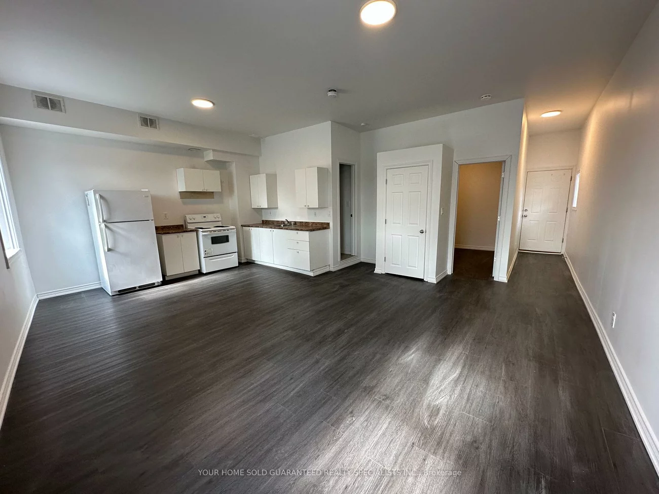 16-18, Mosley, Aurora Village, Aurora