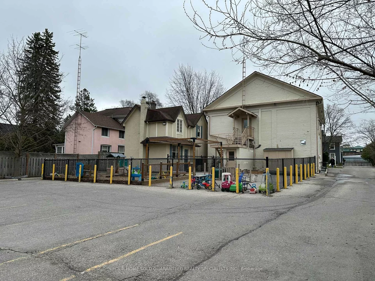 16-18, Mosley, Aurora Village, Aurora