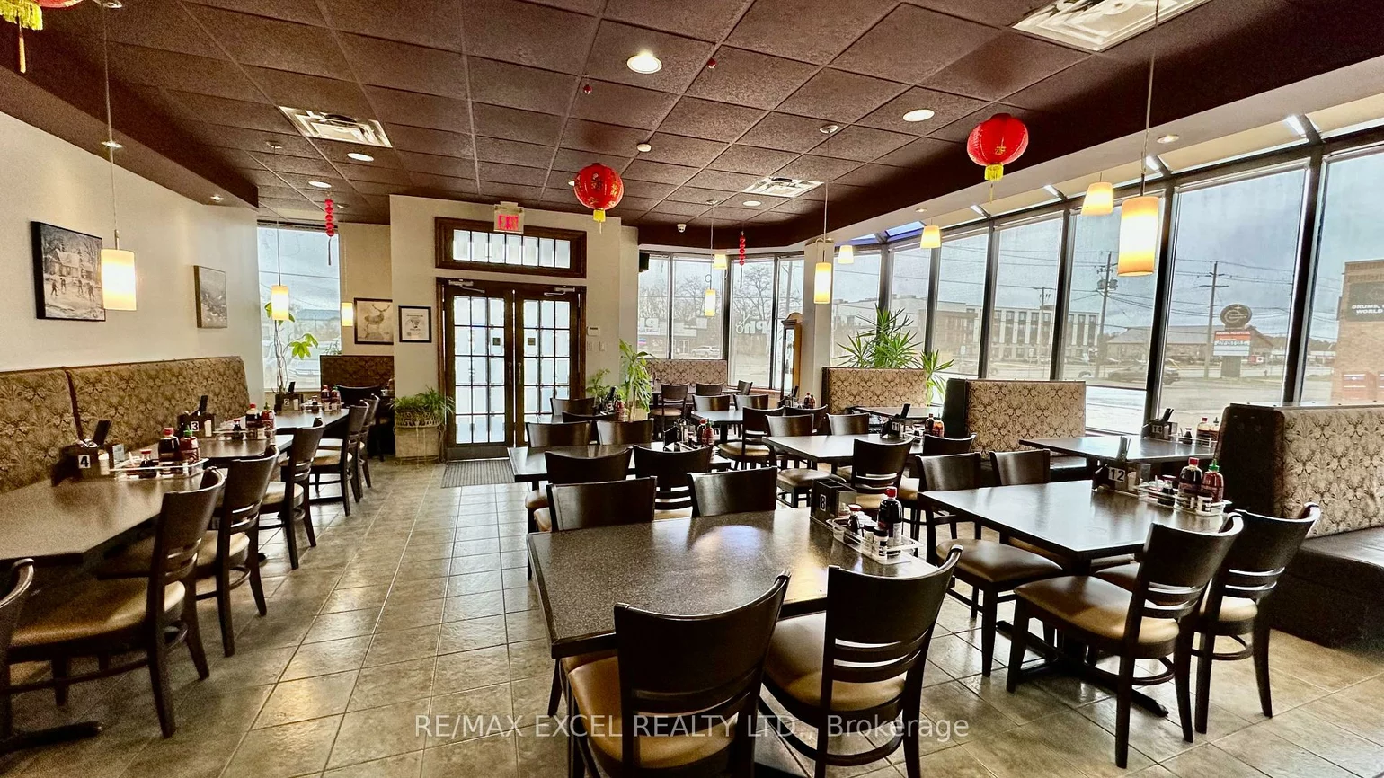 15461, Yonge, Aurora Village, Aurora