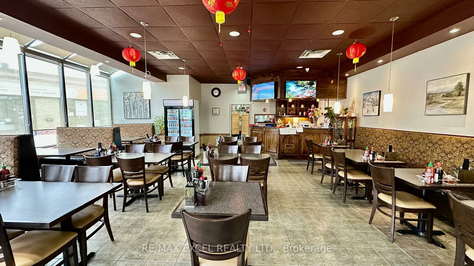 15461, Yonge, Aurora Village, Aurora