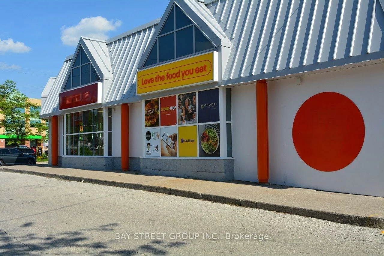 14846, Yonge, Aurora Highlands, Aurora