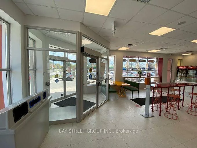 14846, Yonge, Aurora Highlands, Aurora