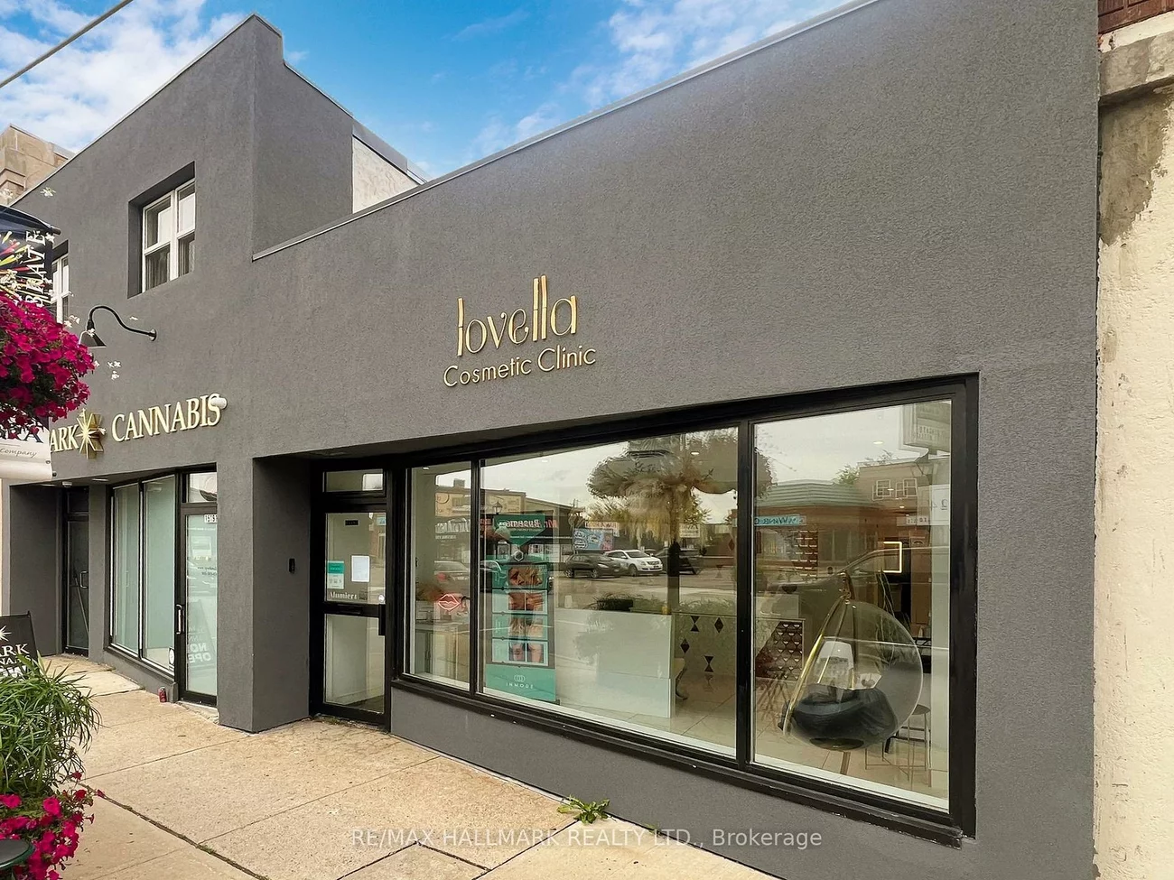 15187, Yonge, Aurora Village, Aurora