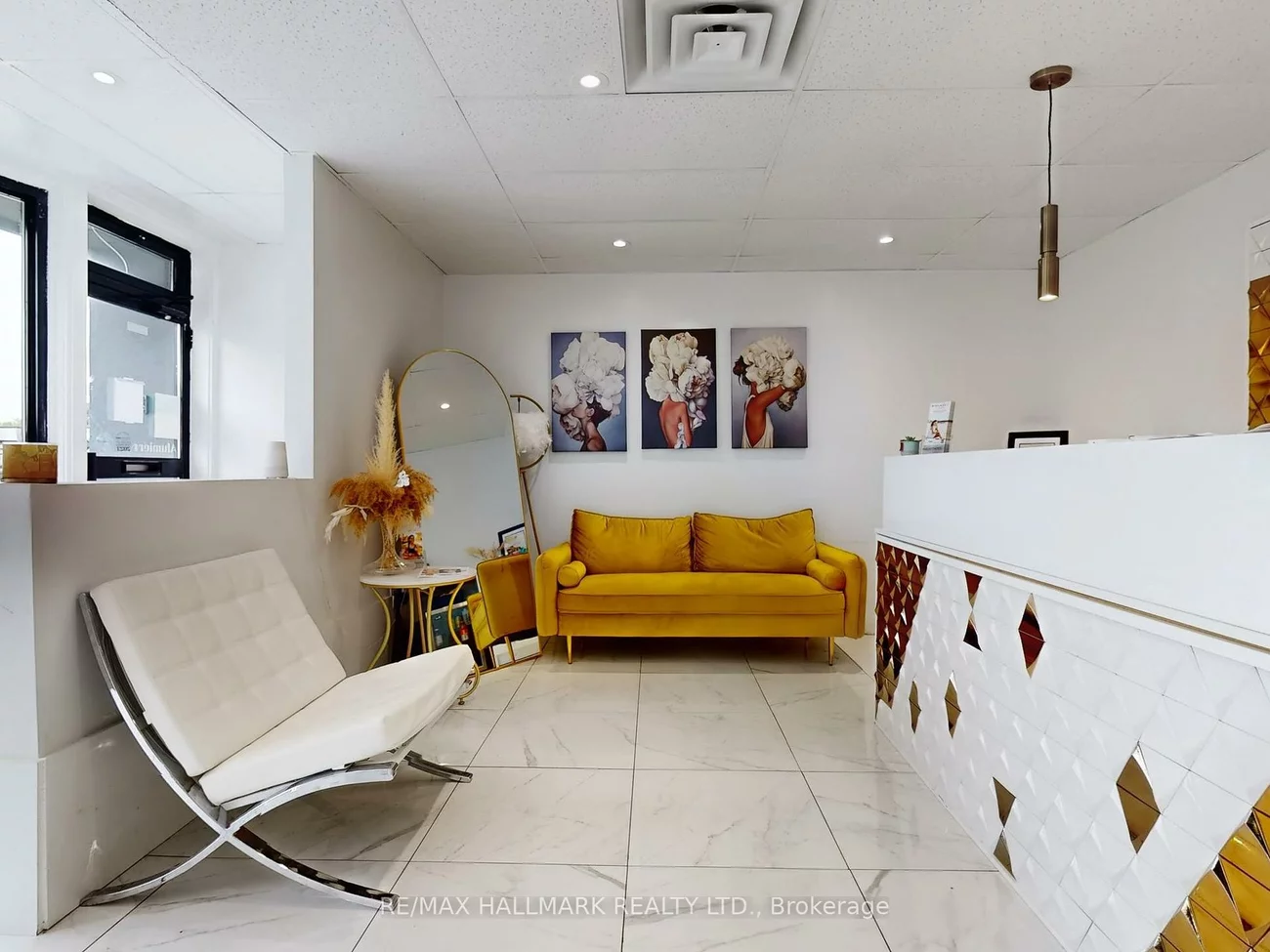 15187, Yonge, Aurora Village, Aurora