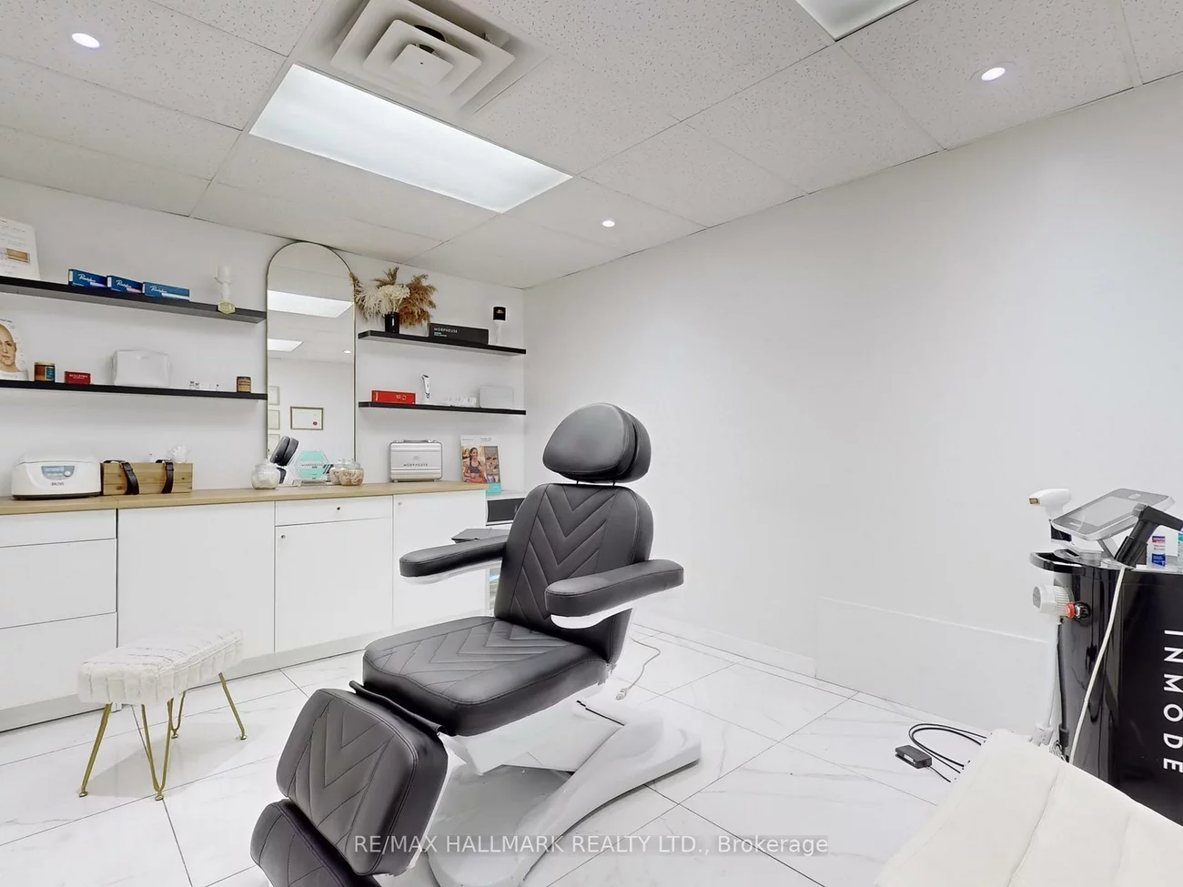15187, Yonge, Aurora Village, Aurora