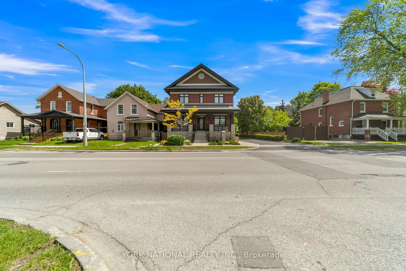 95, Wellington, Aurora Village, Aurora
