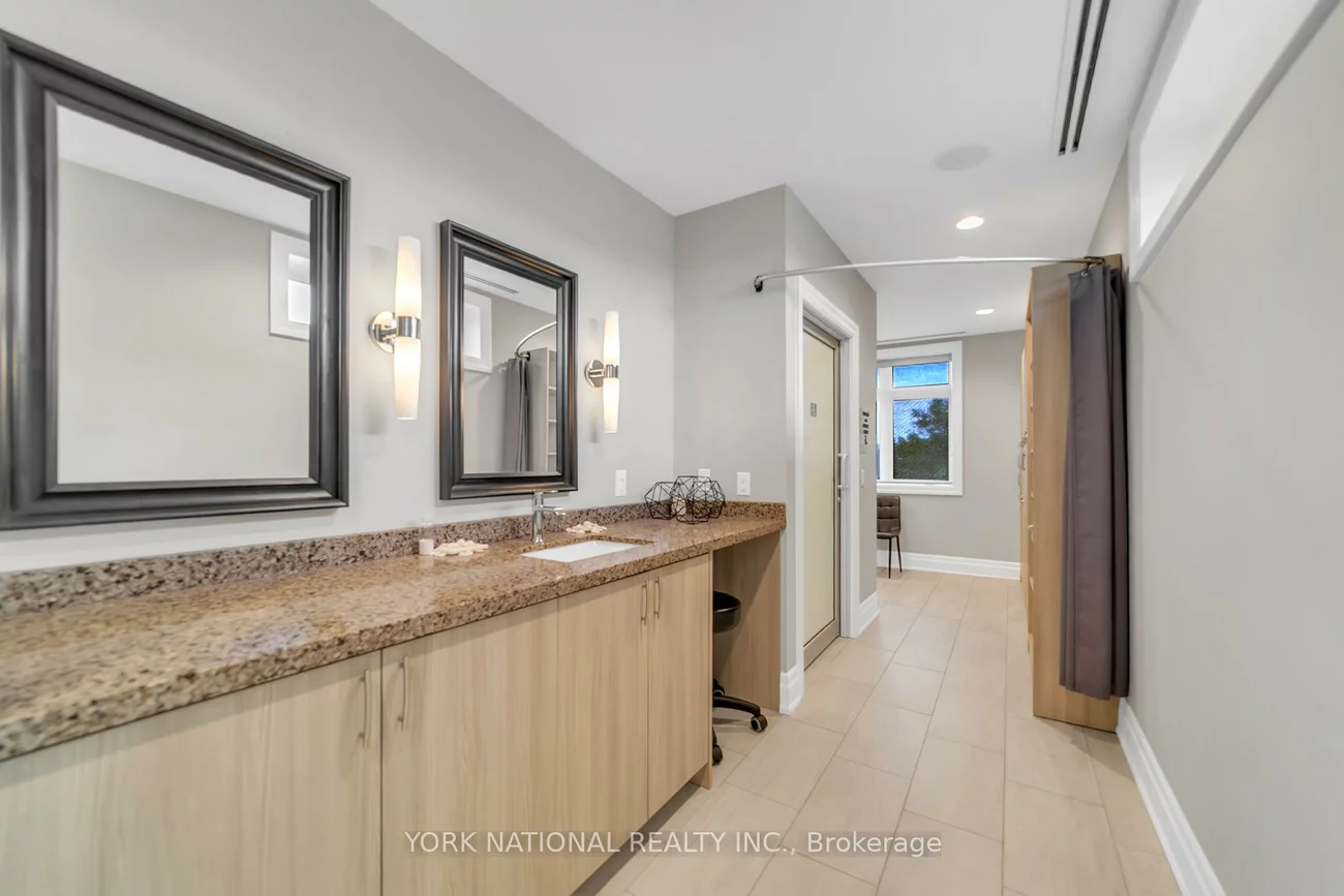 95, Wellington, Aurora Village, Aurora