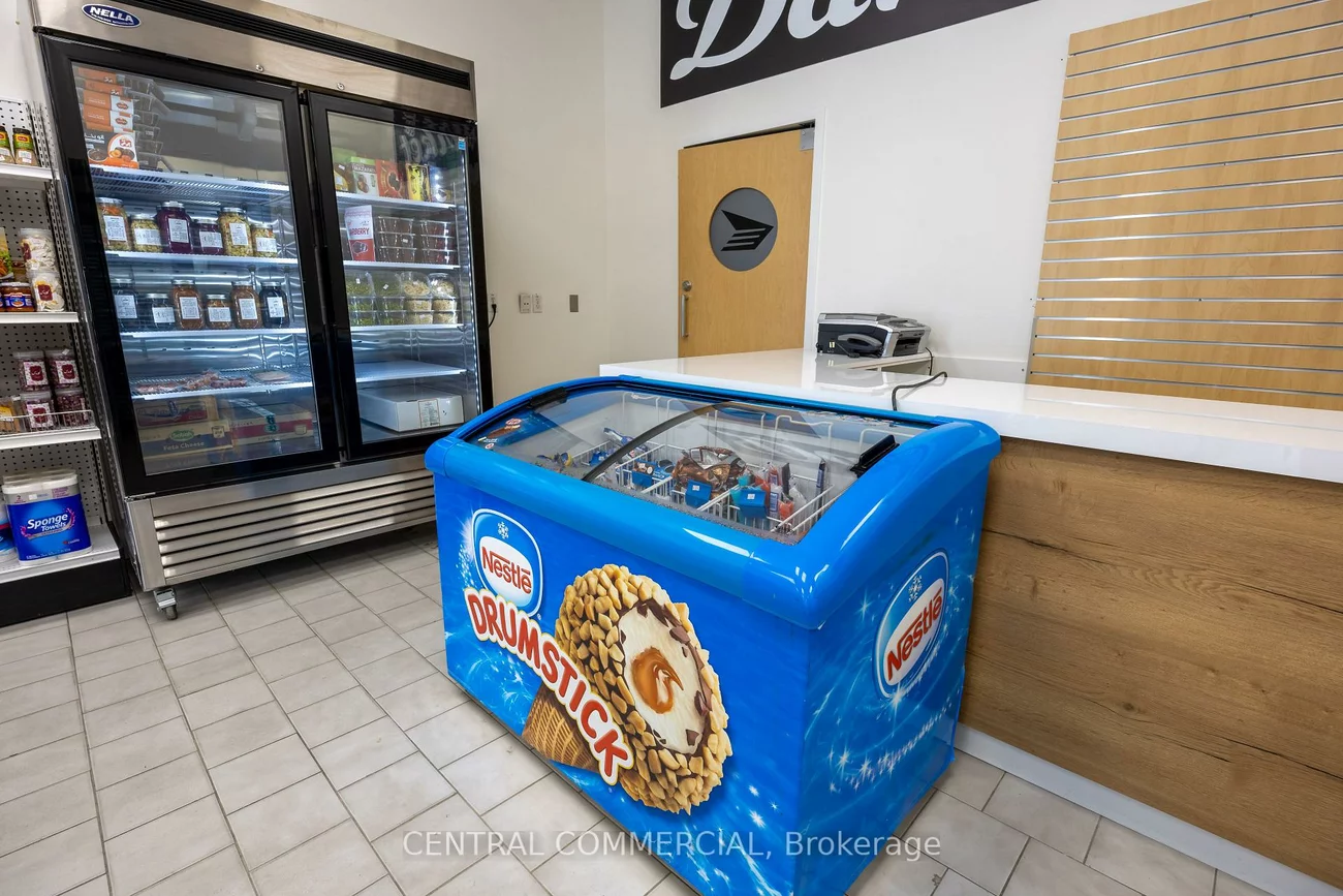 15461, YONGE, Aurora Village, Aurora
