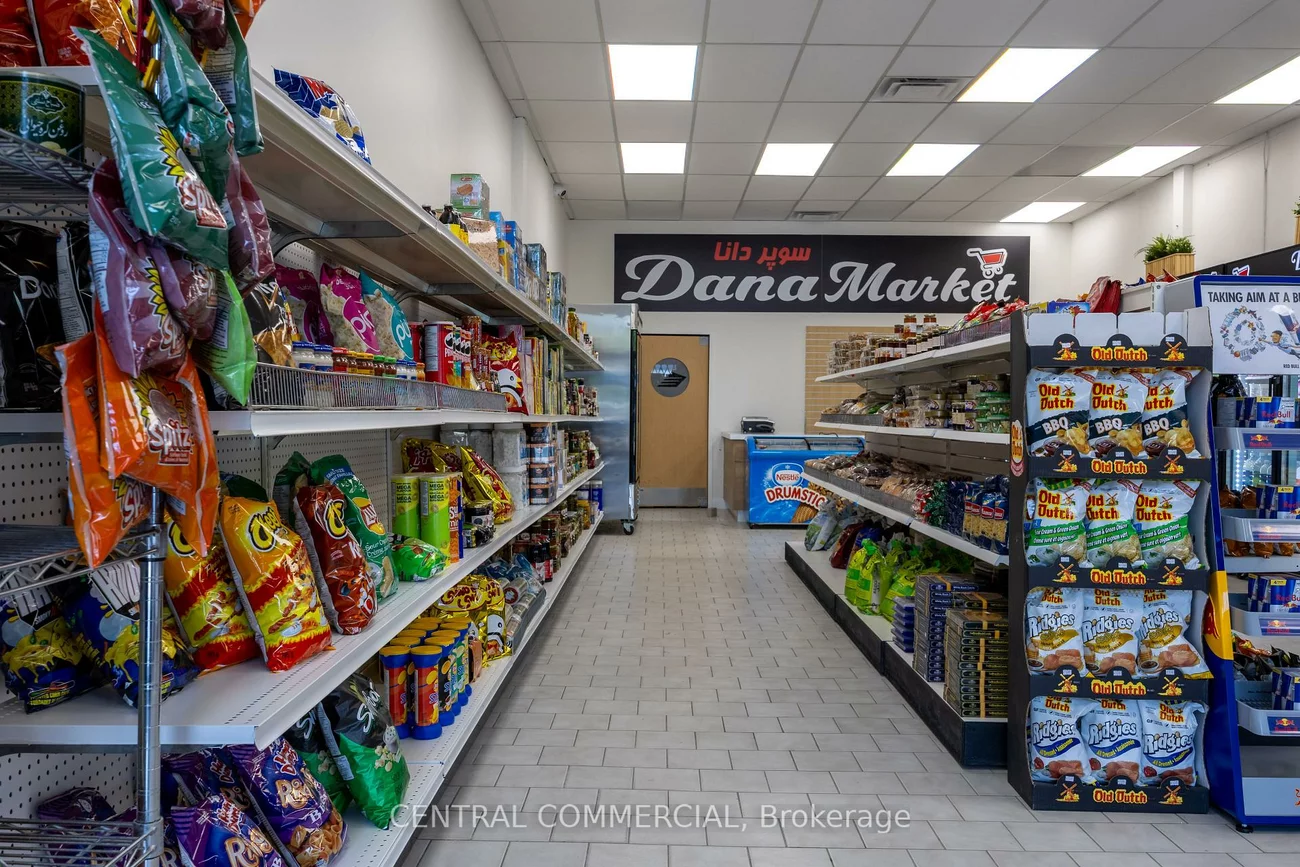 15461, YONGE, Aurora Village, Aurora