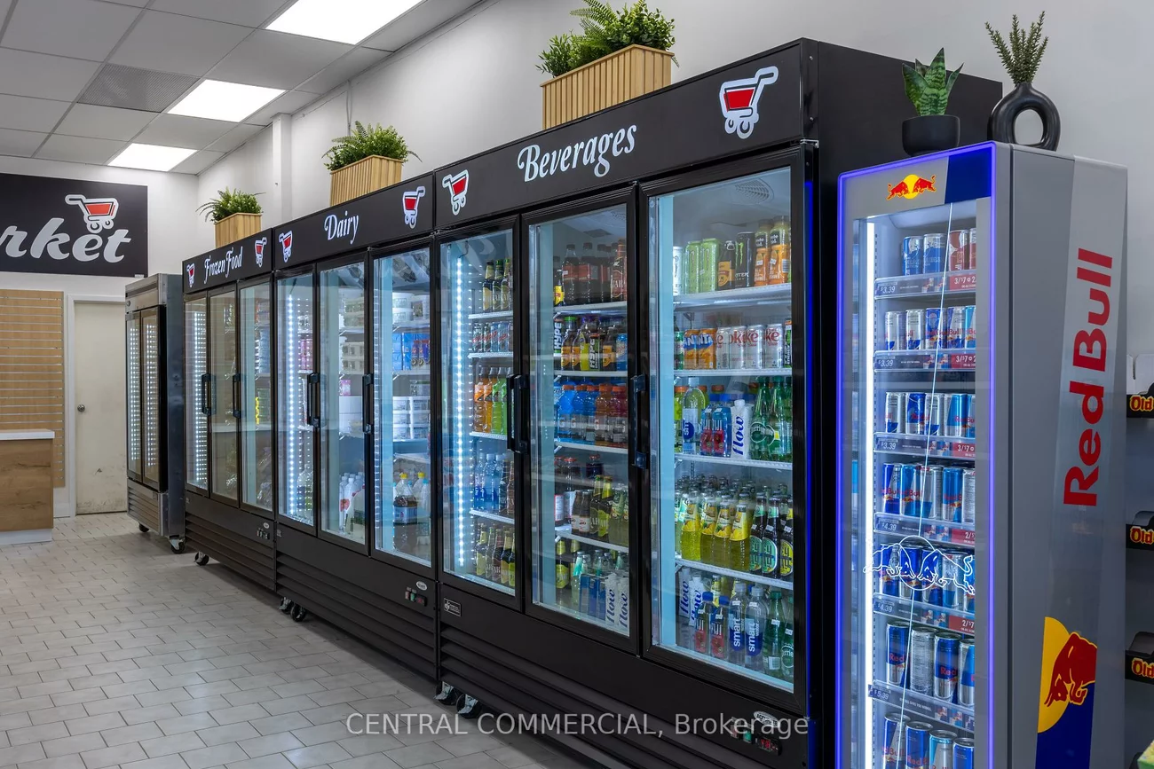 15461, YONGE, Aurora Village, Aurora