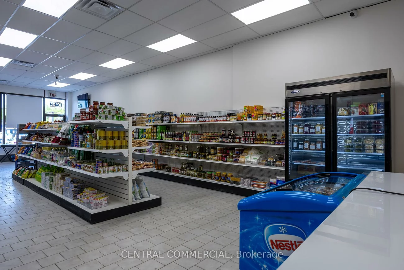 15461, YONGE, Aurora Village, Aurora