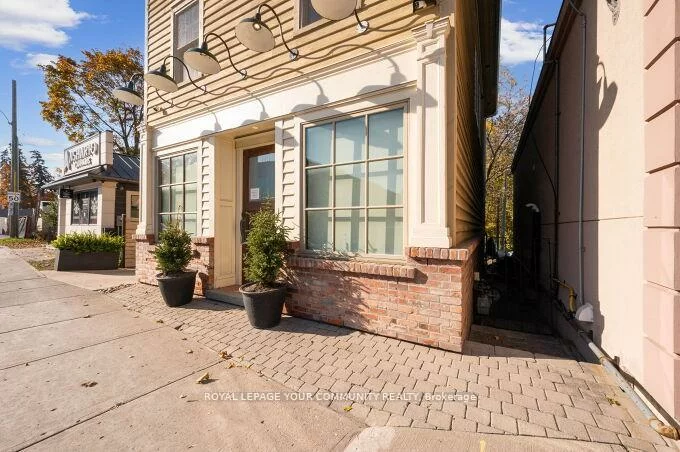 15120, Yonge, Aurora Village, Aurora