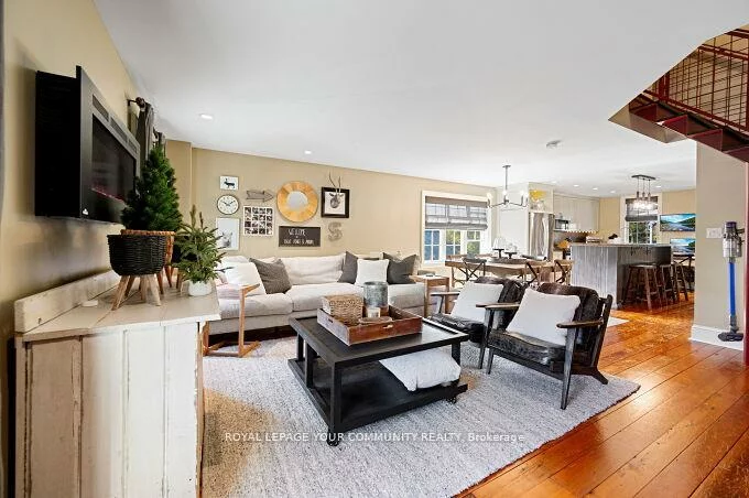 15120, Yonge, Aurora Village, Aurora