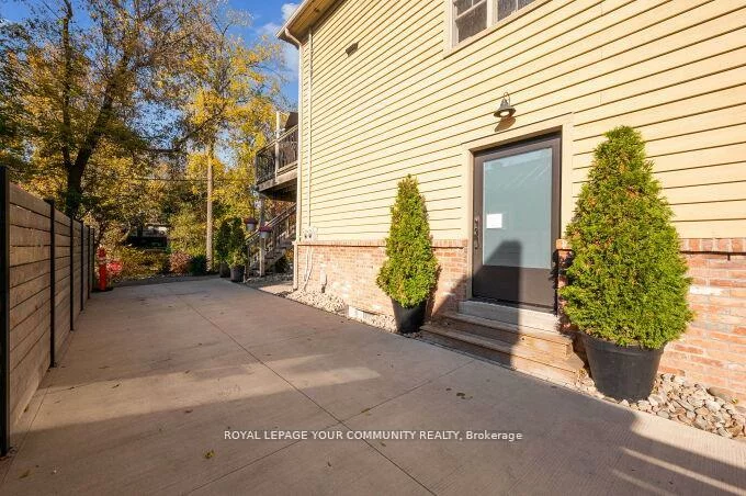 15120, Yonge, Aurora Village, Aurora
