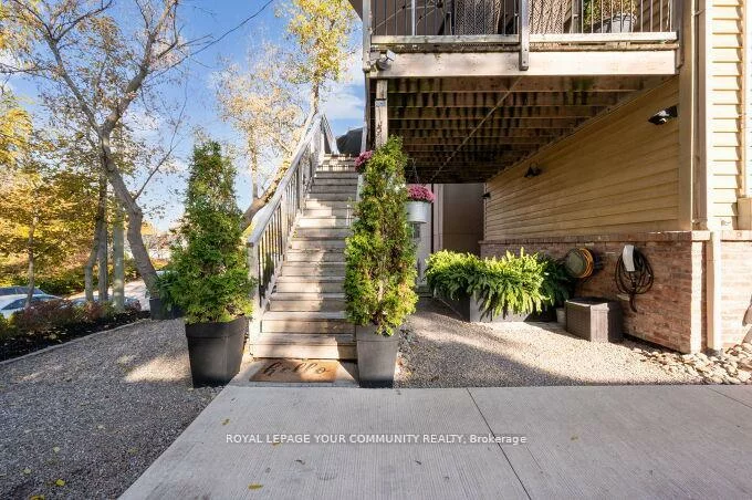15120, Yonge, Aurora Village, Aurora