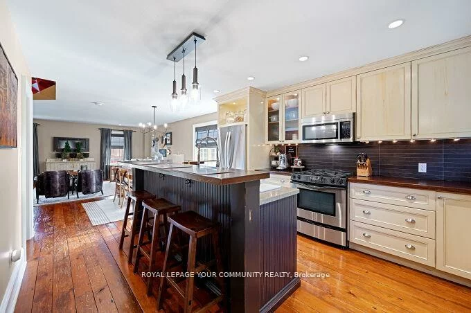 15120, Yonge, Aurora Village, Aurora