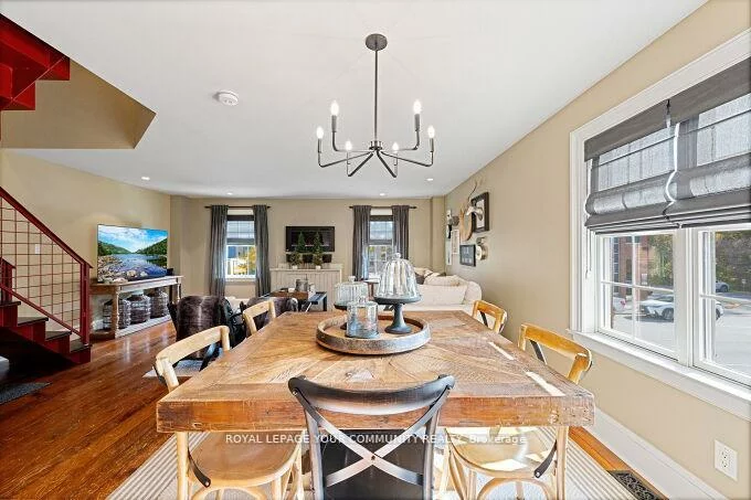 15120, Yonge, Aurora Village, Aurora