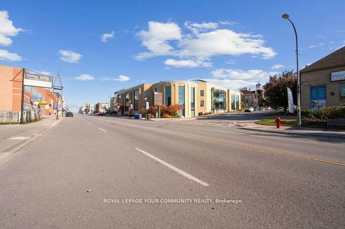 15120, Yonge, Aurora Village, Aurora
