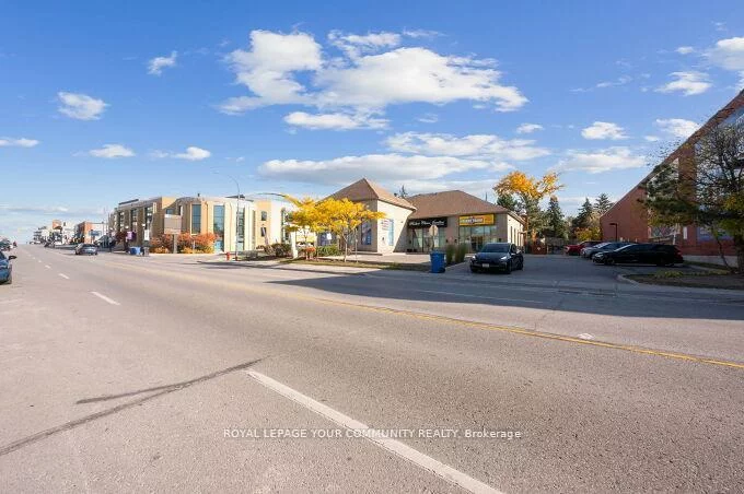 15120, Yonge, Aurora Village, Aurora