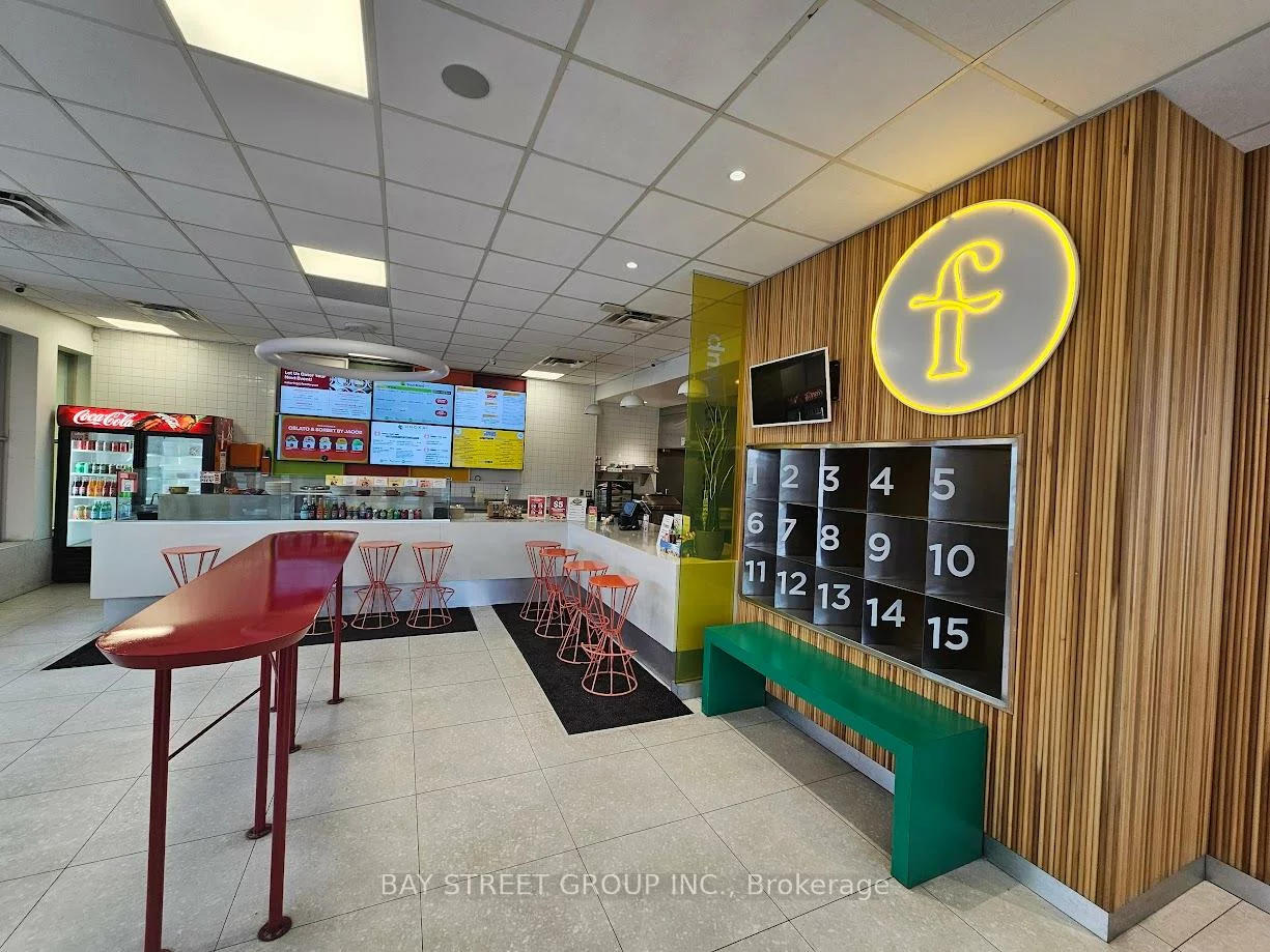 14846, Yonge, Aurora Highlands, Aurora
