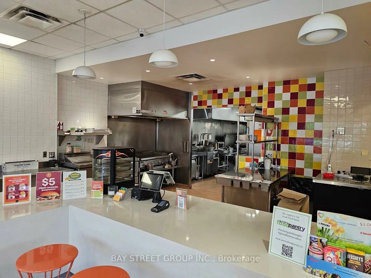 14846, Yonge, Aurora Highlands, Aurora