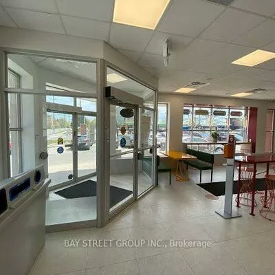 14846, Yonge, Aurora Highlands, Aurora