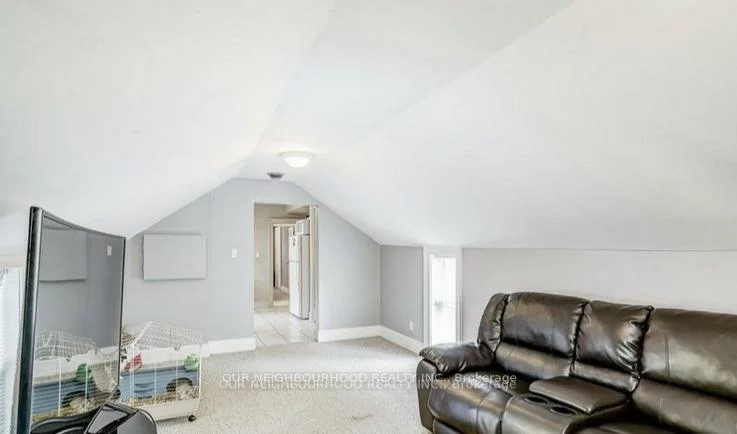 81, Wellington, Aurora Village, Aurora