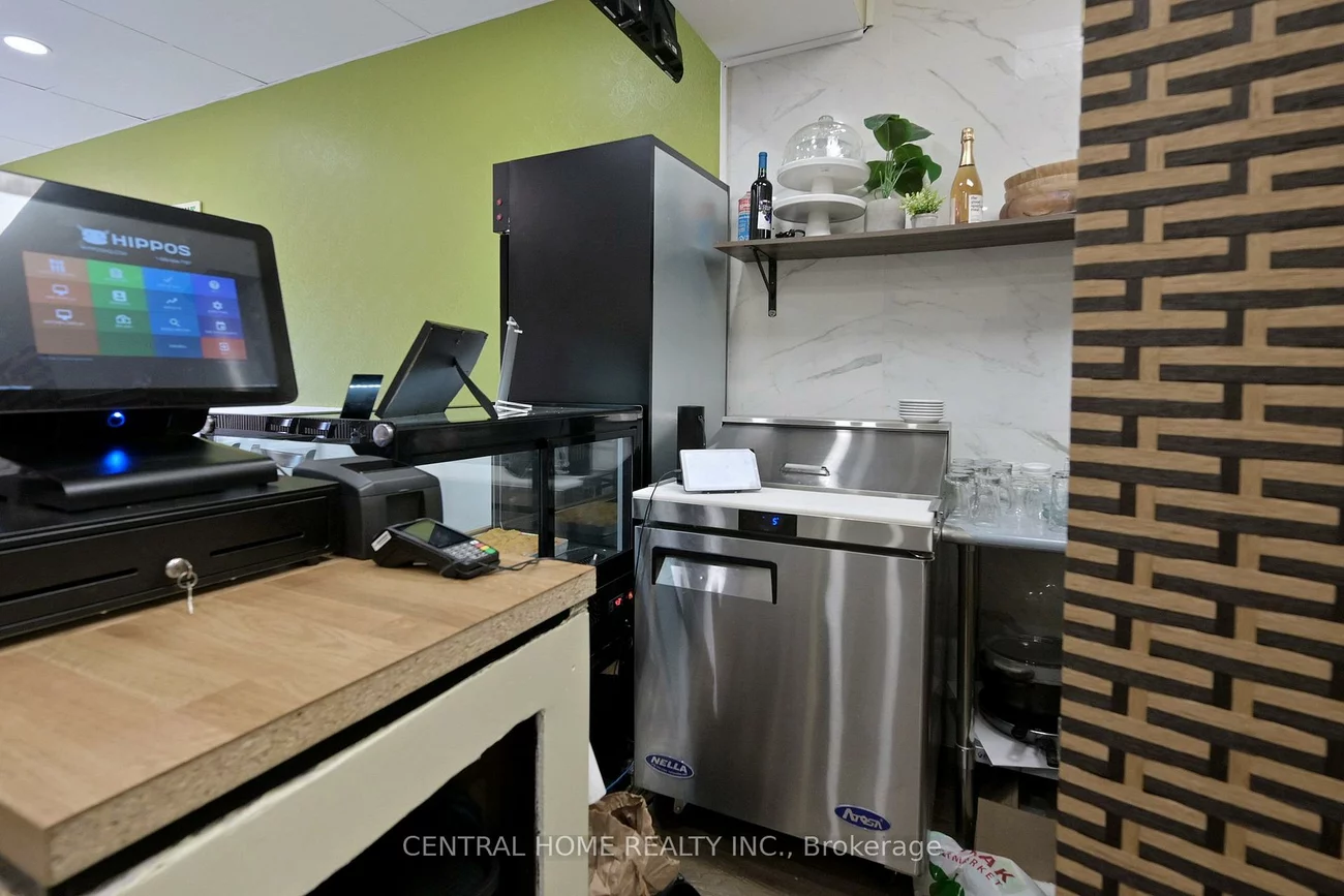 14834, Yonge, Aurora Highlands, Aurora