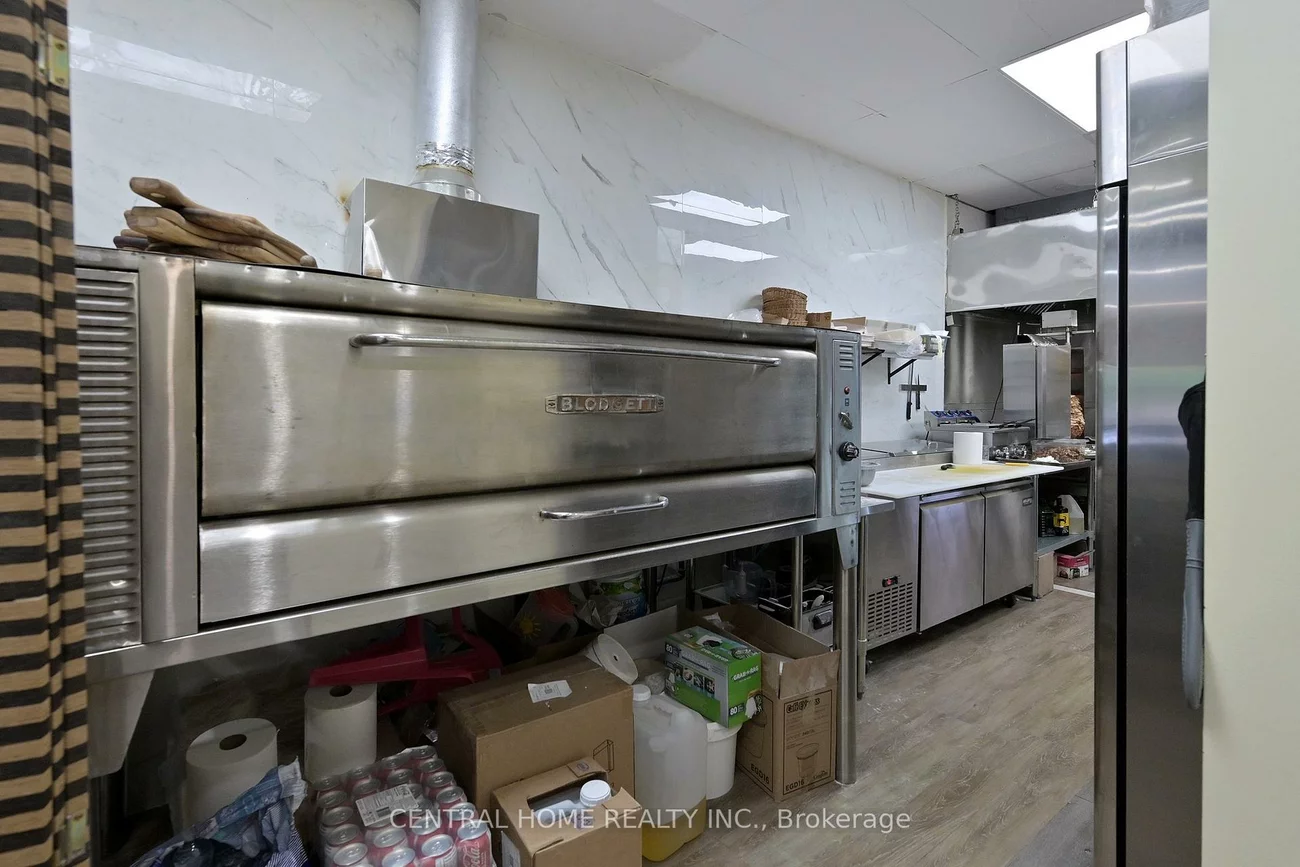 14834, Yonge, Aurora Highlands, Aurora