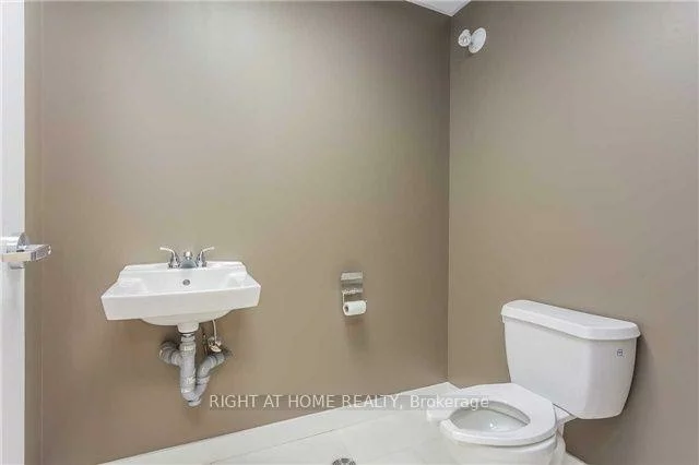 158, Don Hillock, Bayview Southeast, Aurora