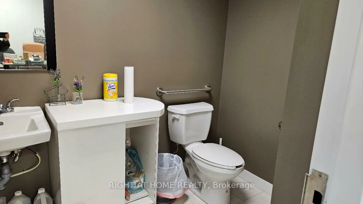 158, Don Hillock, Bayview Southeast, Aurora