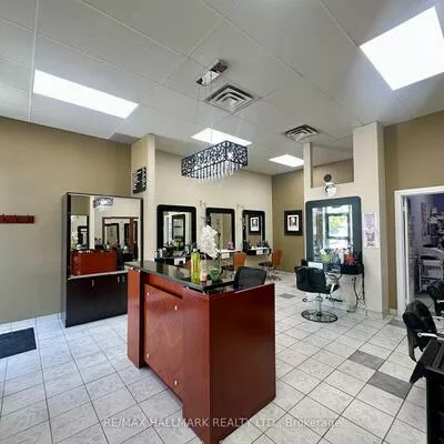 15461, Yonge, Aurora Village, Aurora