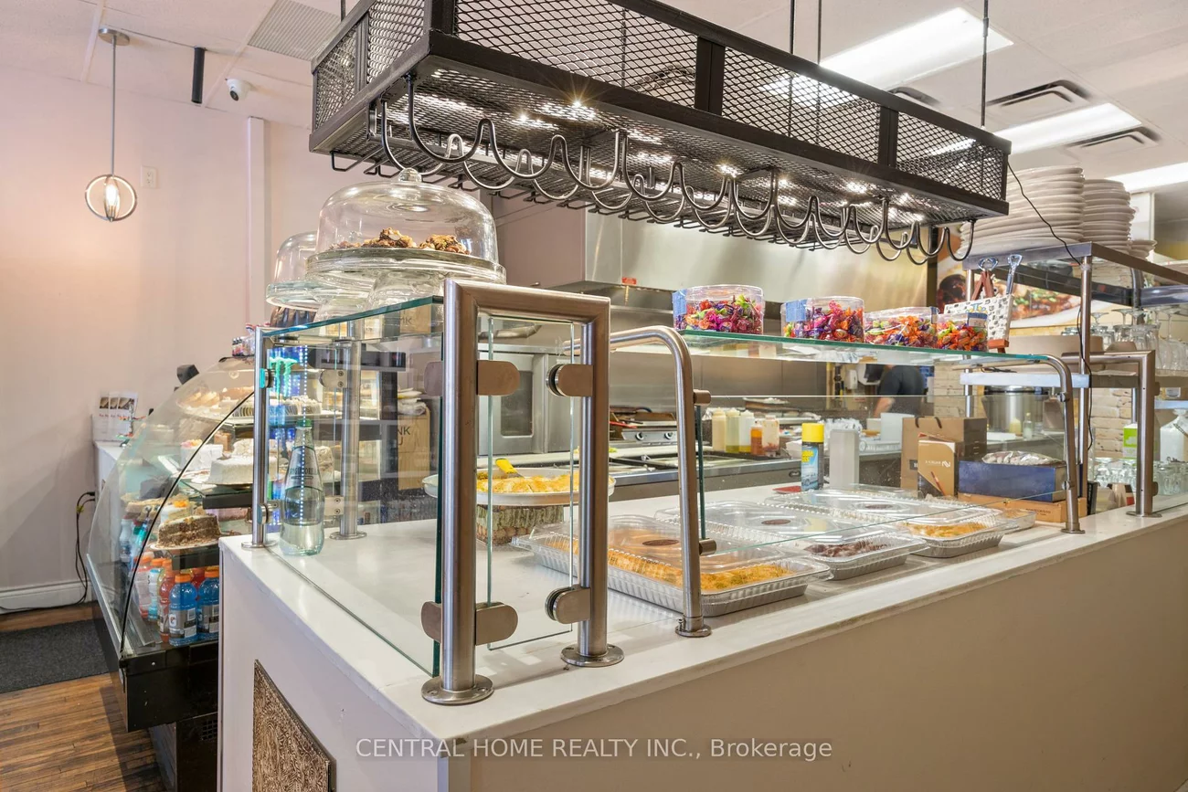 15236, Yonge, Aurora Village, Aurora