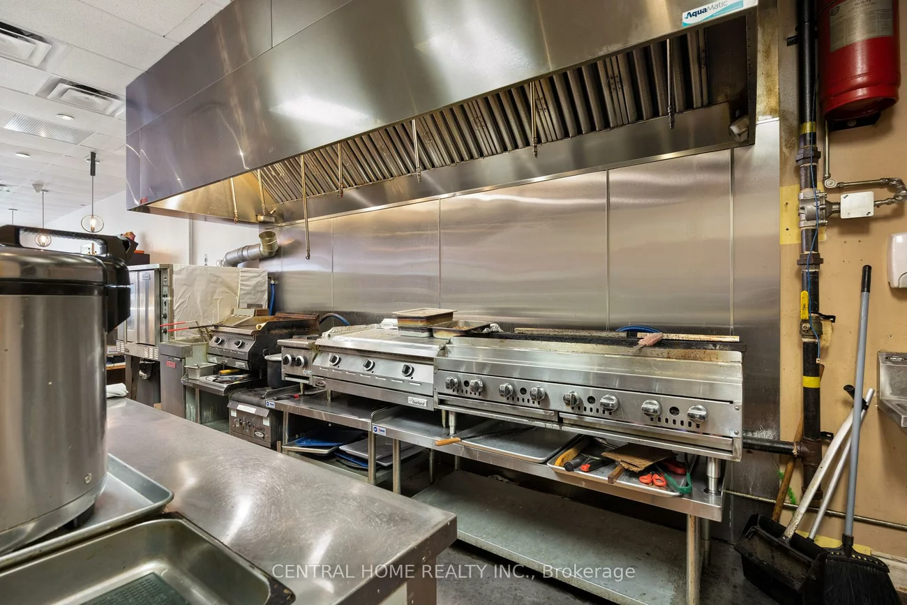 15236, Yonge, Aurora Village, Aurora